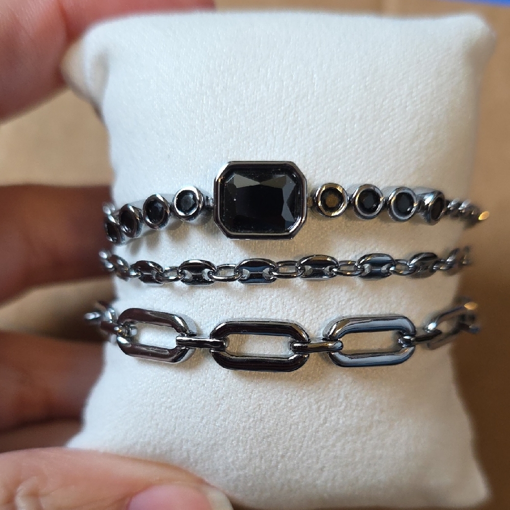 Women’s Three-Piece Black Chain Bracelet Set - Layered Link & Gem Accents
